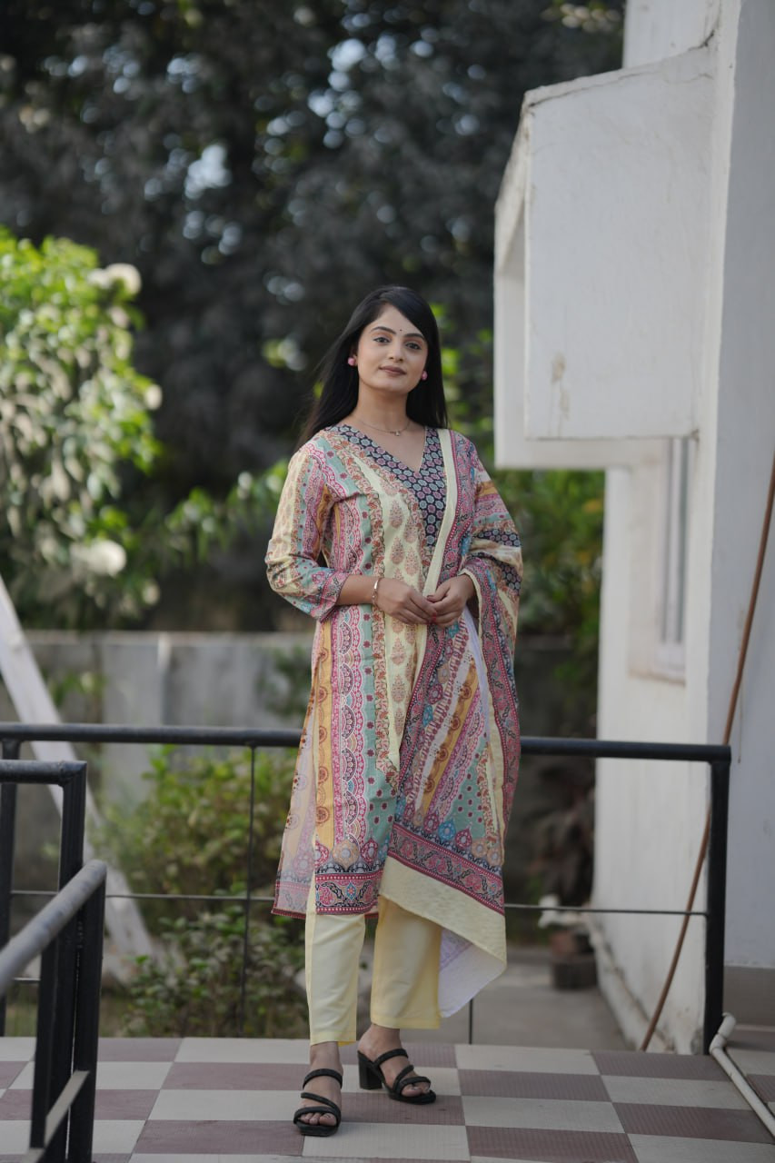 Digital Print Pakistani Suit , Sequin Embroidery & Lace Detailing 3-Piece Set