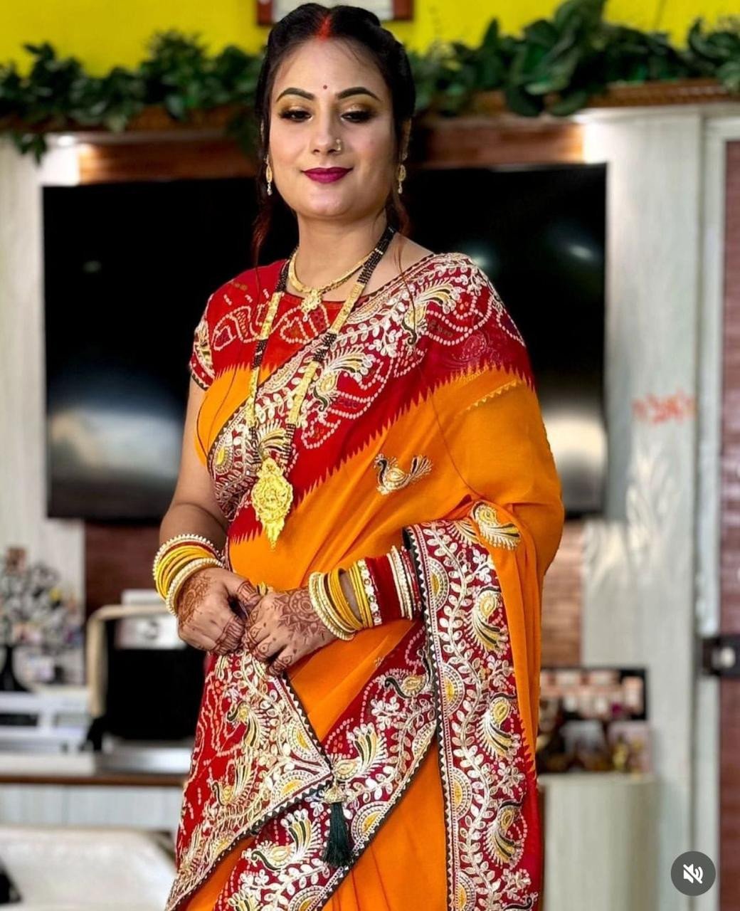 bandhej saree with beautiful C-pallu with thred and gottpati work