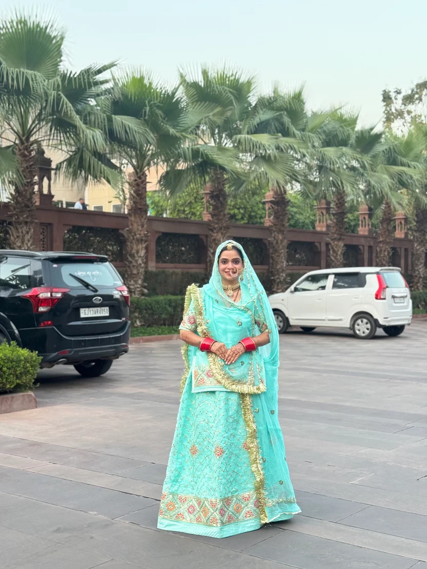 Dark Tissue With Hamrahi Odhna Rajputi Poshak