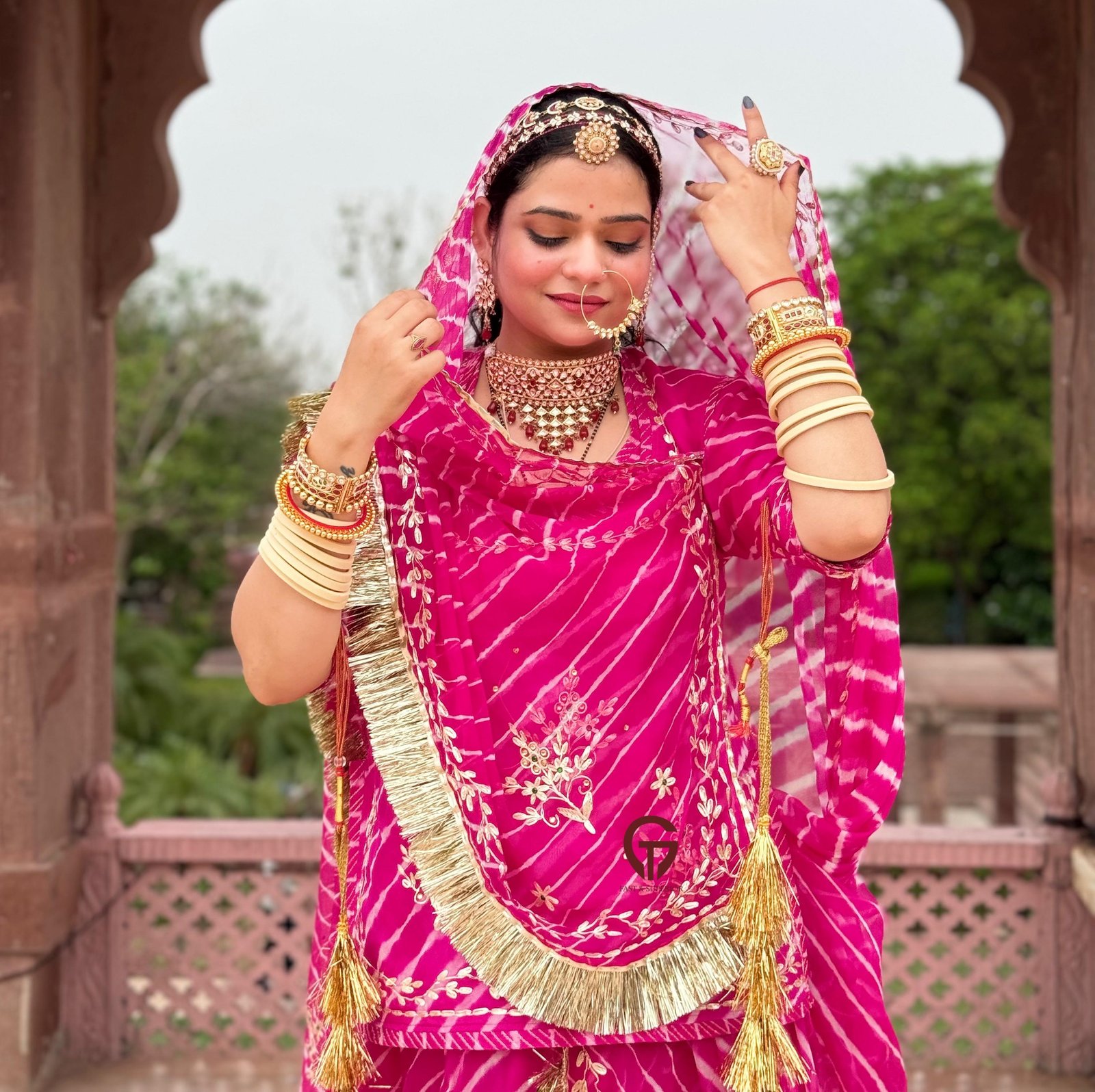 Humrahi Pure Lahriya Pink Coloured Zari Kasab Pitten Work Poshak
