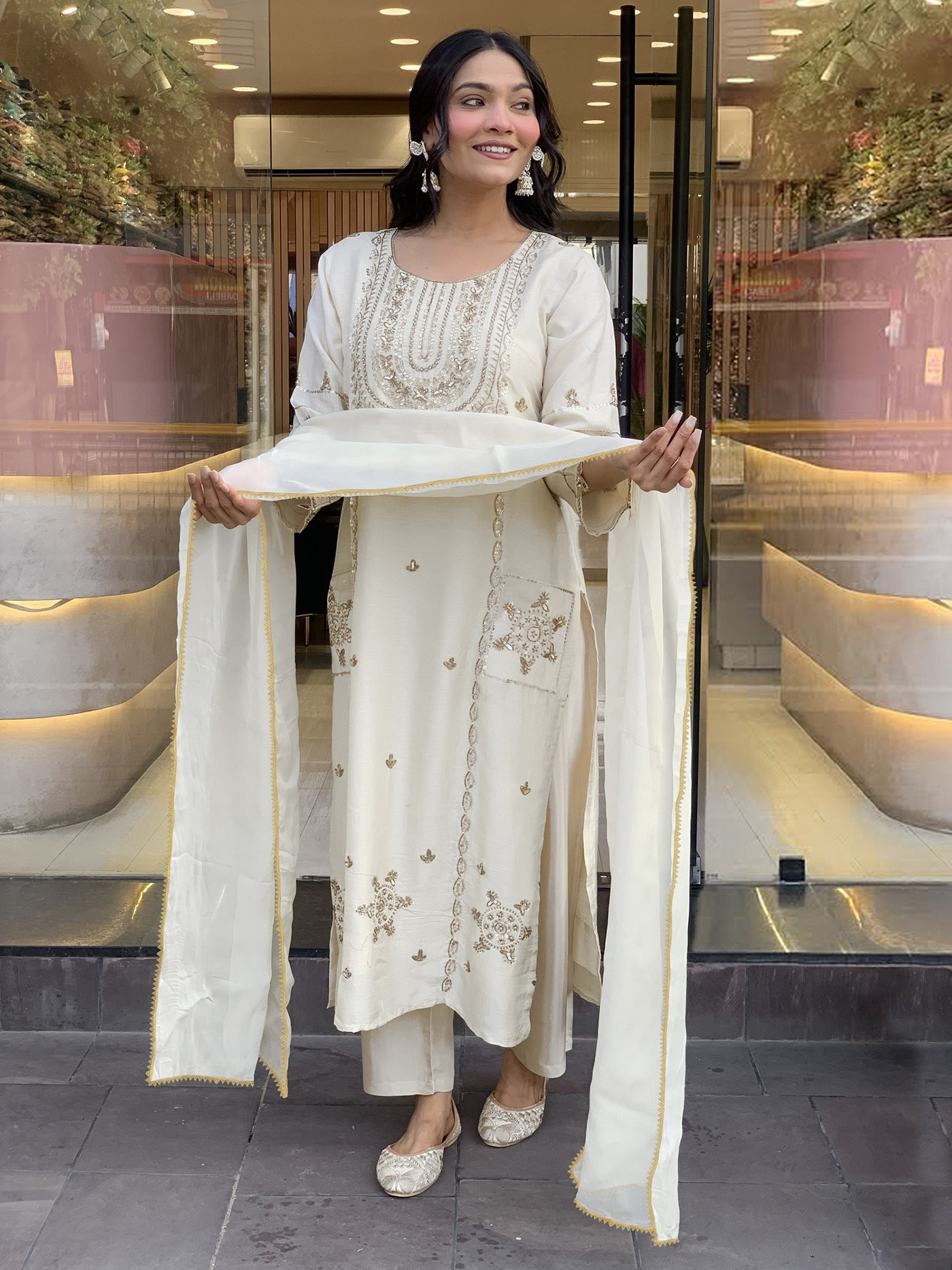 Women’s White Embroidered Kurta Pant & Dupatta Set | Festive & Ethnic Wear