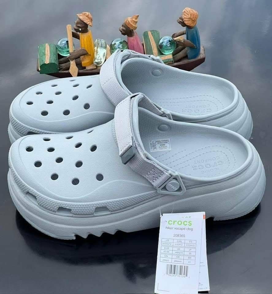 Crocs Unisex Classic Hiker Escape Clogs