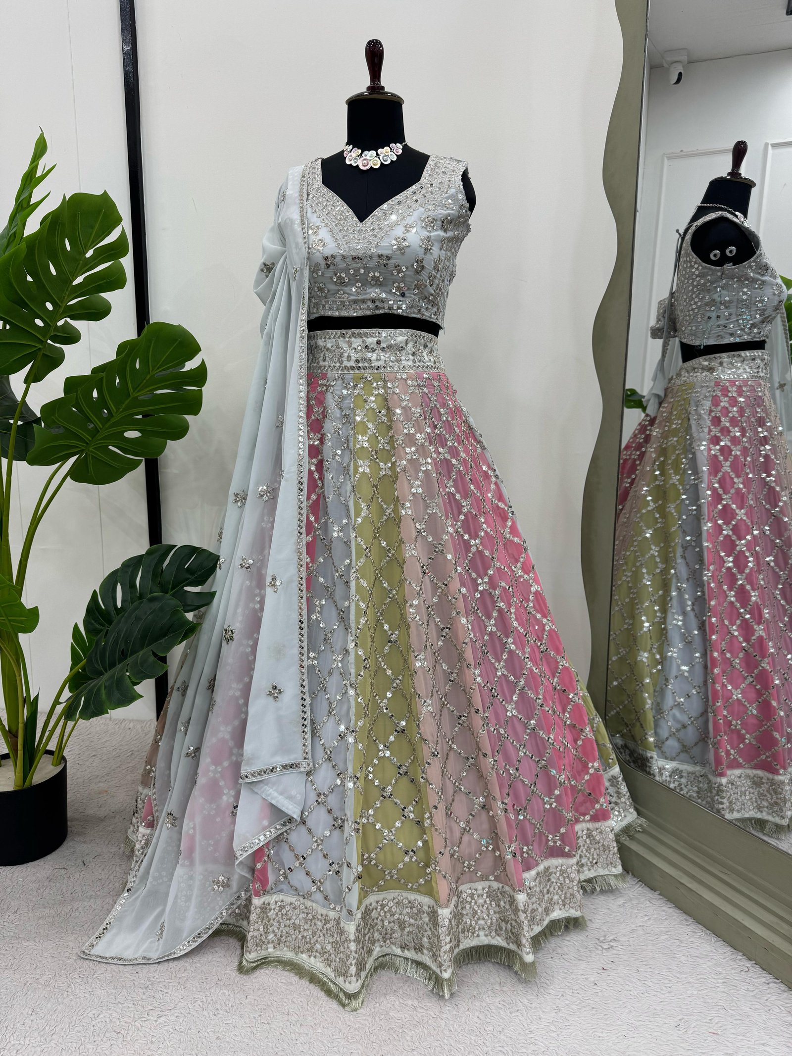 NEW PARTYWEAR LEHENGA SET FOR WOMEN