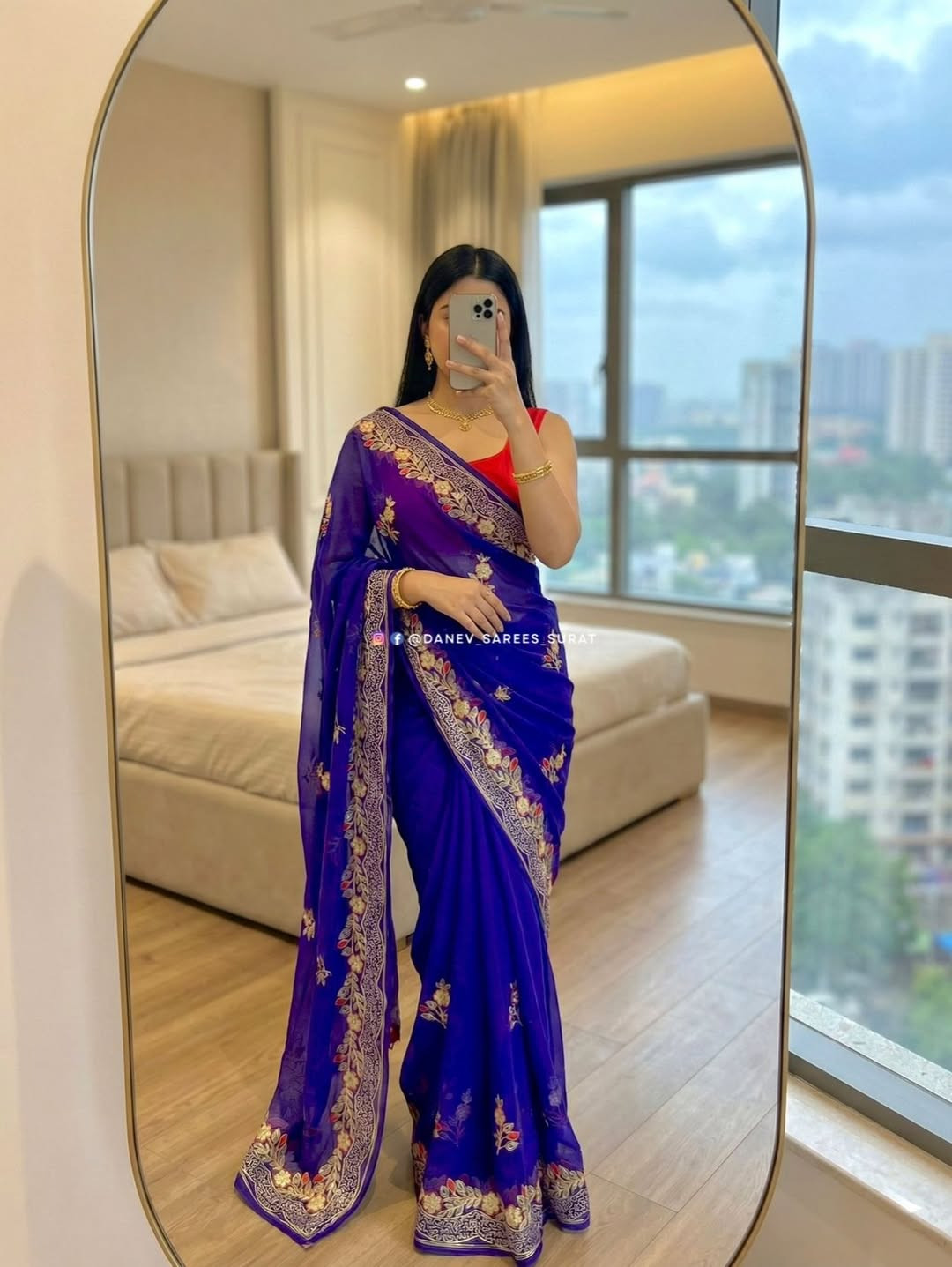 Royal Georgette Rajwadi Saree with Hand Kasab Work