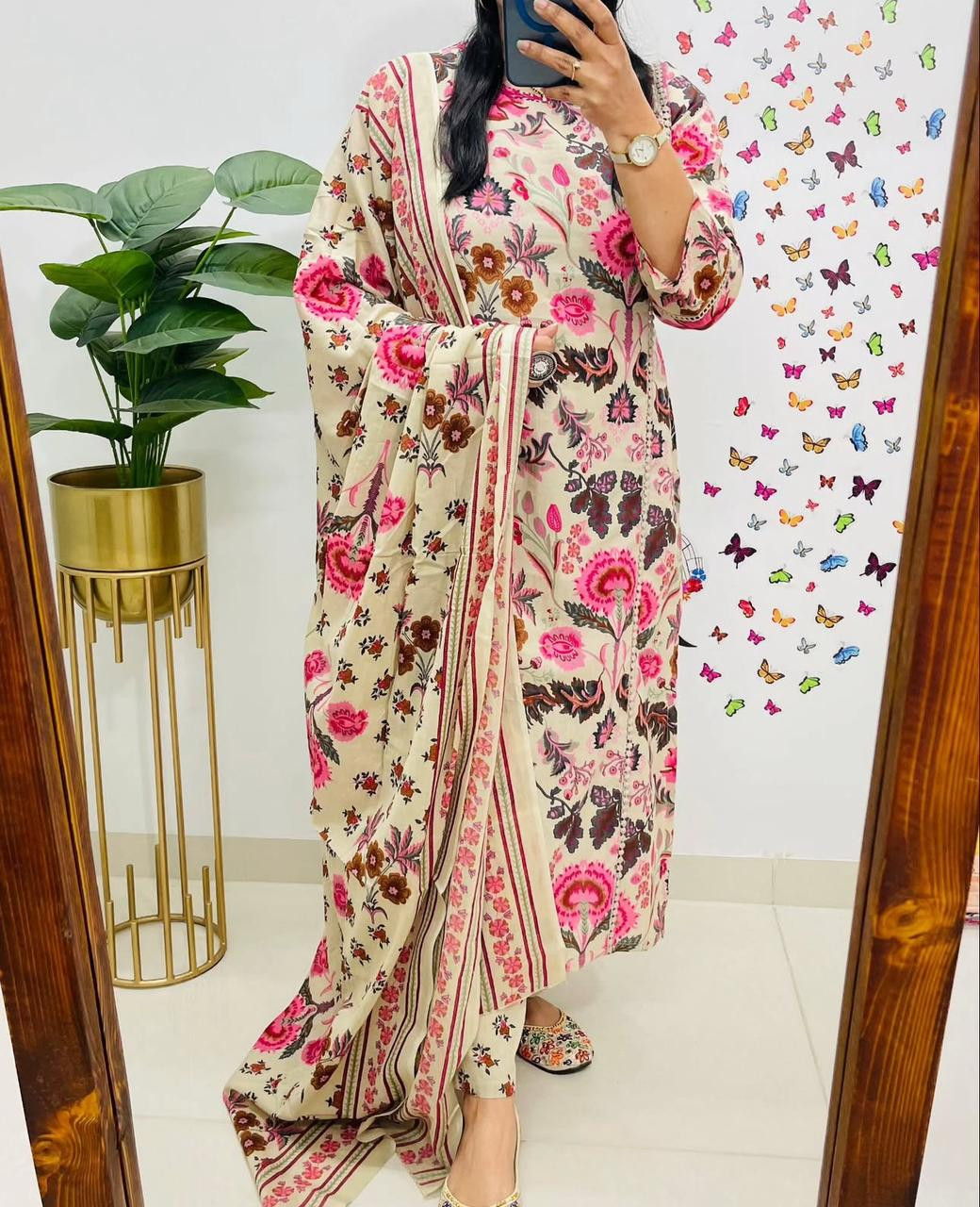 Presenting Beautiful Festive Wear Frock Style Kurti With Pattern Pant