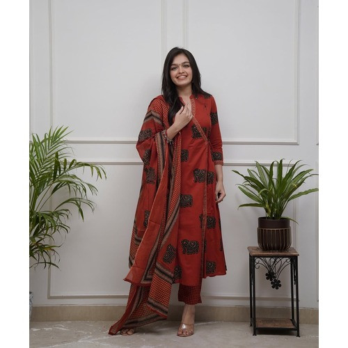 New Arrival  Summer New Elephant Print Kurta Set for Women