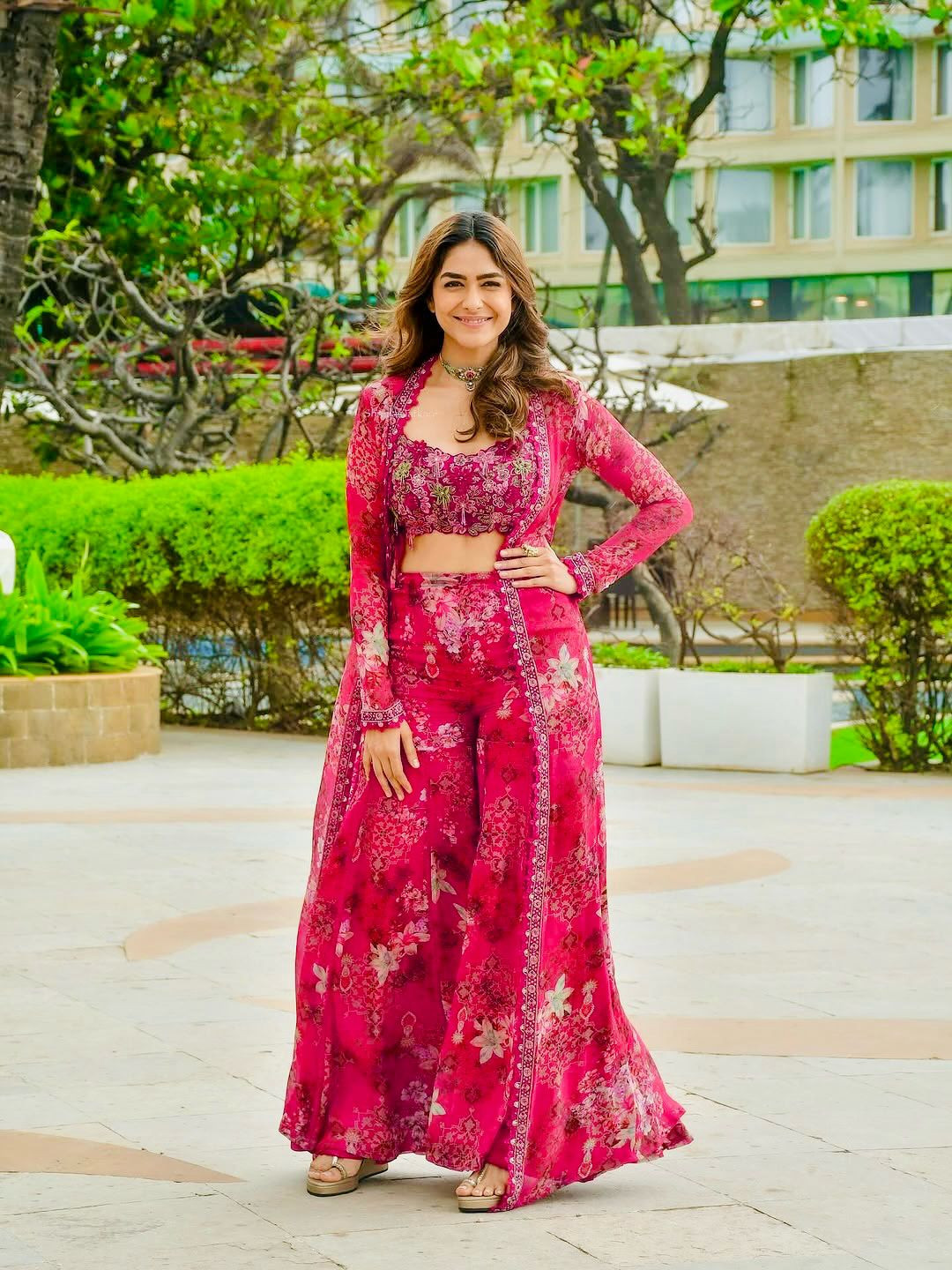 Saiyaara Tranding  Rani Sharara Set For Women