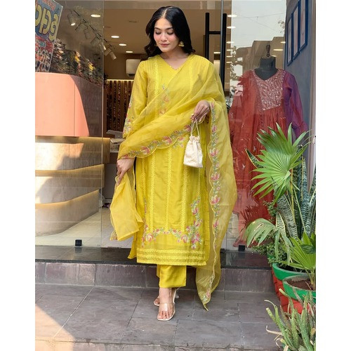 Premium Chandri  Lined Kurta with Cotton Pant & Dupatta Set